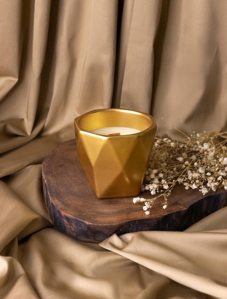 The Art of Balancing Top, Middle, and Base Notes in Candle Scents